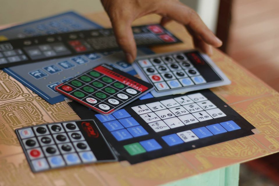 Decla ph&iacute;m bấm điện tử